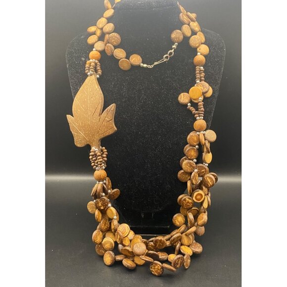Vintage Lot of 3 Boho Natural Necklaces Shell Wood Seed Coconut Leaf Pendant - Picture 4 of 15